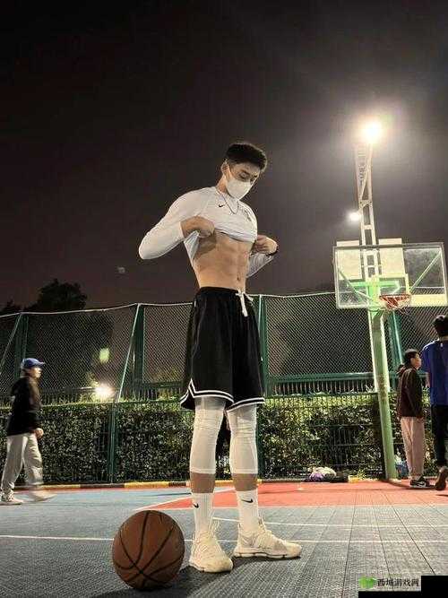 体育生翘臀公 0 遭猛攻 Gay 激烈场面引人关注